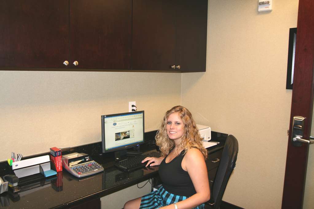 Hampton Inn & Suites Flowery Branch Einrichtungen foto